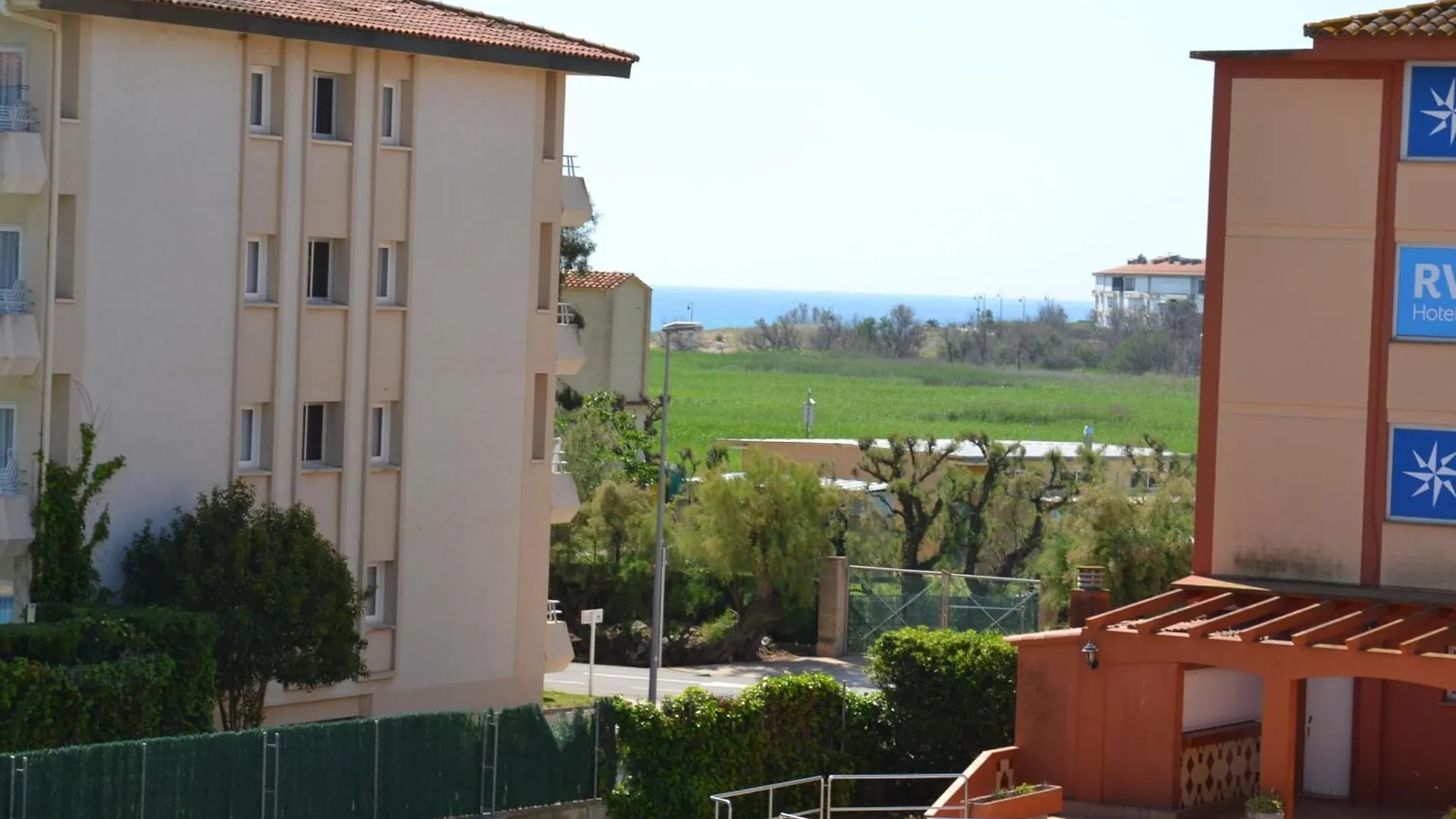 Apartamento Cerca De La Playa Con Piscina Y Terraza En L'Estartit - Es-323-25
